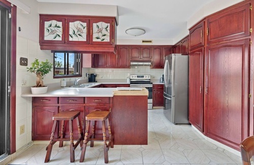 LaSalle House | BBQ| Free Parking | 15min to Downtown | Gym