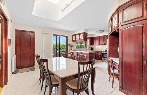 LaSalle House | BBQ| Free Parking | 15min to Downtown | Gym