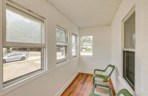 Manchester Apartment | BBQ Ready Historic Apt 3 Mi to Dtwn Manchester