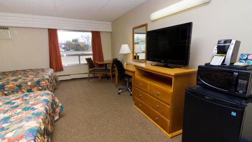 Peace River Hotel | BCMInns - Peace River