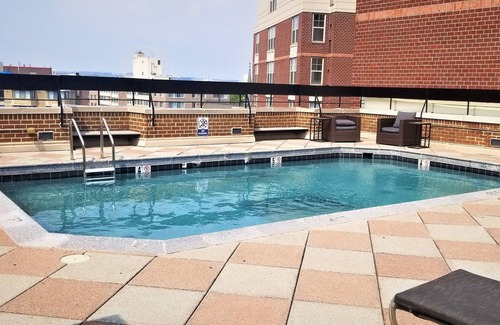 Logan Circle Apartment | Bdrm On Mass In the Middle