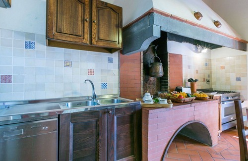 San Casciano in Val di Pesa House | Beautiful private villa for 9 people with hot tub, WIFI, TV, patio, panoramic view and parking