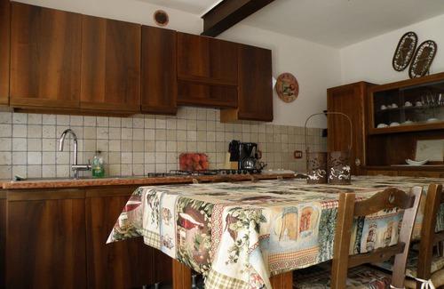 Sant'Ambrogio di Valpolicella House | Between art and wine in the heart of the Valpolicella . .