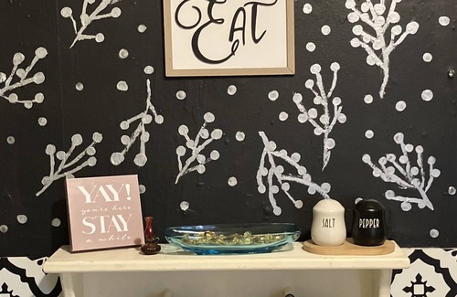 Woodville House | Be our guest at this cozy 1928 tiny home located in a beautiful small town.