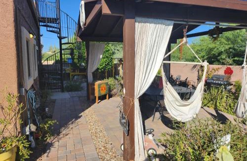 Golden Springs House | Be our guest studio