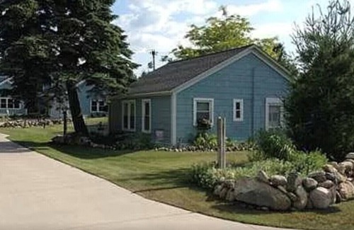 Onekama Cottage | Be our Guests at our Guest House
