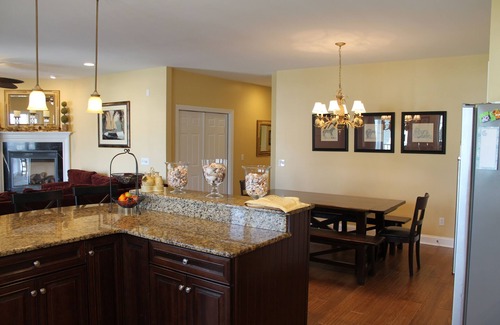 Dewey Beach Apartment | Be the Envy of those walking by! Prime location in the middle of Dewey Beach!