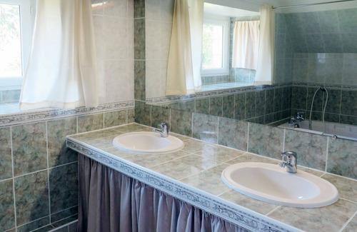 Saint-Georges-de-Montclard Apartment | Beautiful apartment for 2 guests with internet, pool, TV, terrace and parking
