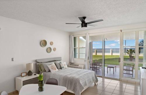 Stella House | Beacfront Petite Paradise unit at Pelican Reef 103