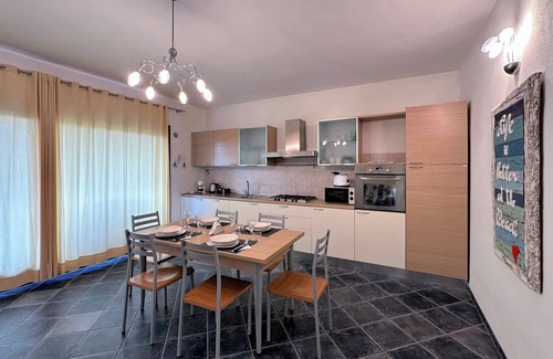 Palau House | [Beach 5min] Private parking, garden and BBQ