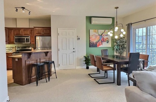 Saint-Faustin-Lac-Carre Condo | Beach and pool Mont-Blanc