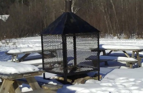 Lac Sainte-Marie Ski Chalet | Beach Access - 3 min to Golf, 5 min to Biking, 2 Kayaks, High Speed Internet