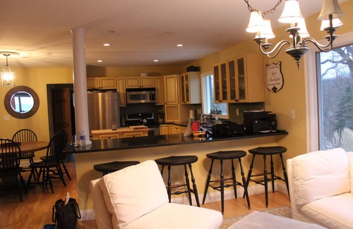 Stevensville House | Beach Access with Private Stairs