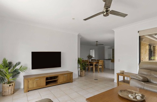 Safety Beach House | Beach and golf. 5 bedroom family home