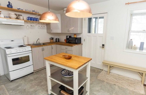Wellington Cottage | Beach and Main near Wellington Beach, PEC