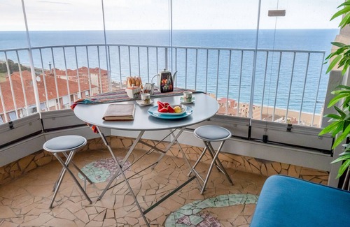 Montgat House | Beach Apartment Stunning See Views