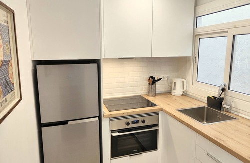 El Roc de Sant Gaieta Apartment | Beach Apartment with Parking and AC