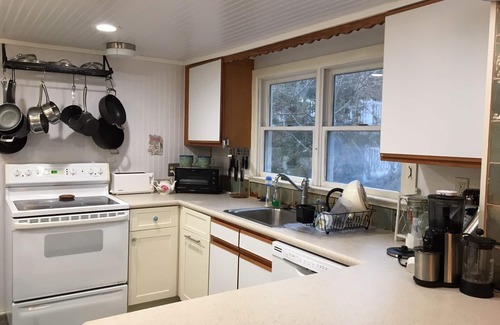 Harvey Cedars House | Beach apt., 3 houses to Bay, 7 to Ocean, close to town. Fall 2025 ready for you.