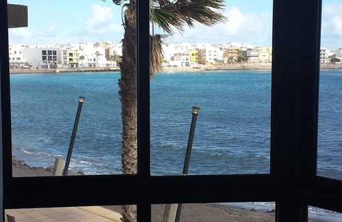 Playa de Arinaga Apartment | BEACH ARINAGA. OVER THE SEA