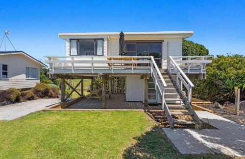 Tirohanga House | Beach Bach on the Dune Trails