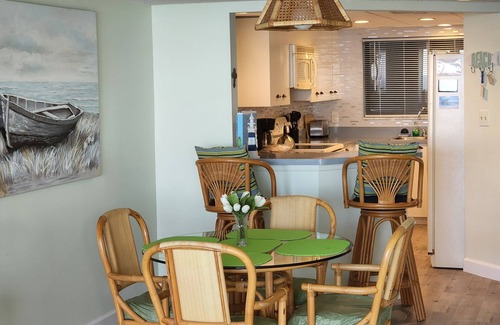 Sand Key Condo | BEACH BALCONY HEATED POOL SPA Grill WIFI W/DnDISCOUNT SEP OCT DEC FEB 28-MAR 28