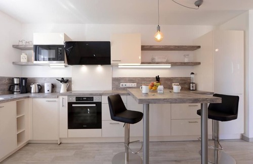 Gross Schwansee Apartment | Beach bench