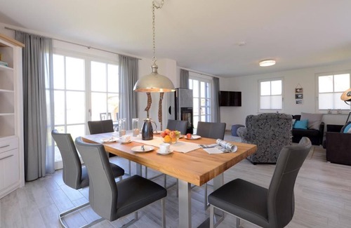 Gross Schwansee Apartment | Beach bench