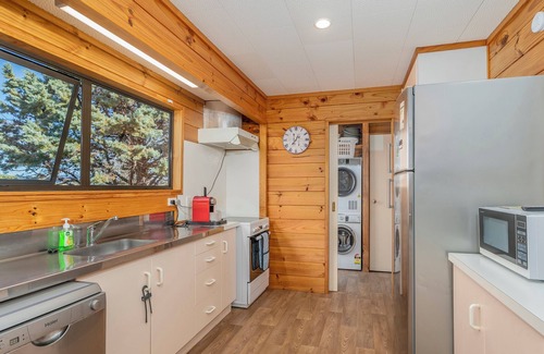 Matarangi House | Beach Bliss Haven - Matarangi Holiday Home