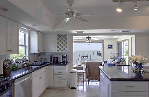 Summerland Key House | Beach Bliss, Oceanfront with pool