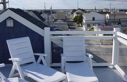 Ocean Beach I House | Beach Block - 4 Bedroom, 3 Bath, Roofdeck