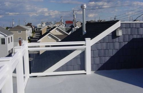Ocean Beach I House | Beach Block - 4 Bedroom, 3 Bath, Roofdeck