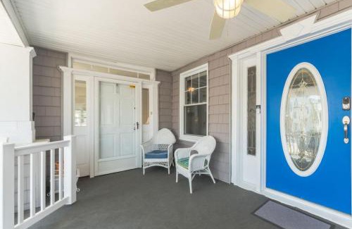 Atlantic City House | Beach Block 7 bdrms Parking Patio and Sunroom