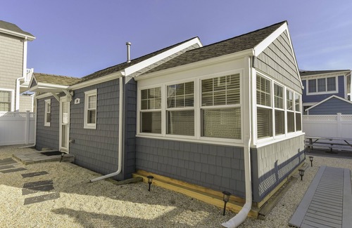 Ortley Beach Cottage | Beach Block Cottage, 5 Houses to the beach!