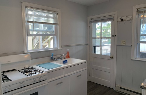 Seaside Heights Apartment | Beach Block, Renovated 2 bdrm, sleep 6, 1st flr unit Yard/Parking 4 beach badges