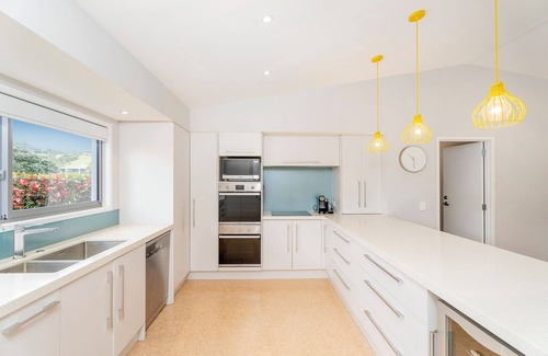 Whangapoua House | Beach Break Bach - Whangapoua Holiday Home