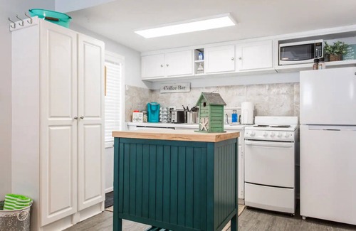 Fox Lake House | Beach Bungalow Getaway ★ Chain O Lakes