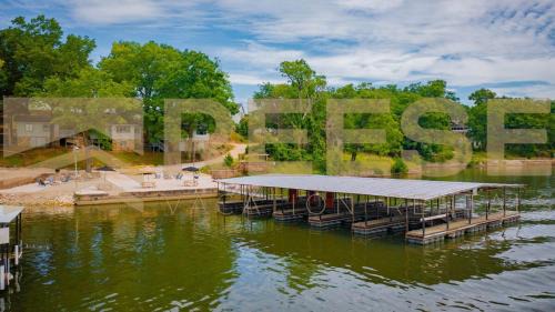 Lake Ozark House | Beach Cabin #4