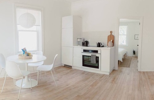 Port Dover House | Beach-chic | Palm Springs design | Close to beach