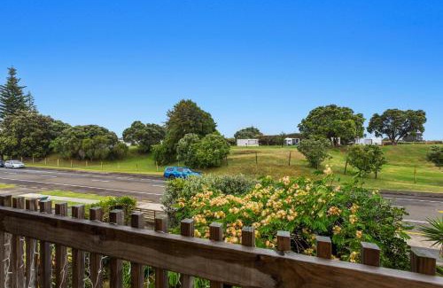 Ohope House | Beach Close - Ohope Beach Holiday Home