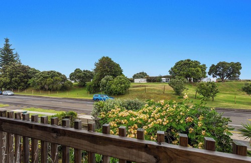 Ohope House | Beach Close - Ohope Beach Holiday Home