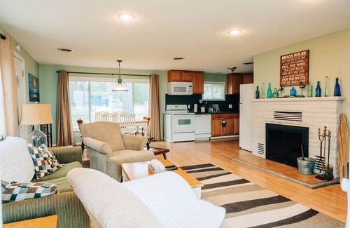 Oscoda Cottage | Beach Club of Oscoda Cottages