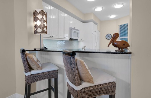 Navarre Beach Condo | Beach Colony 13E- 2BD/2BA Gulf front Condo Navarre Beach!