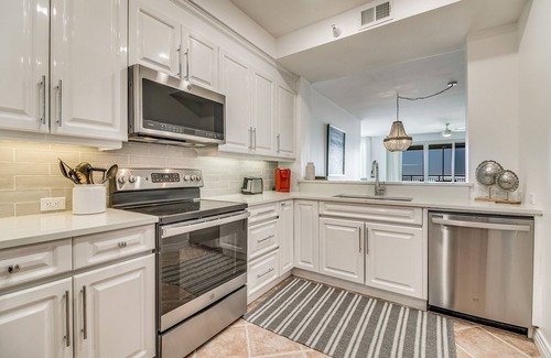Ono Island Condo | Beach Colony Tower 14B - Indoor Pool - HASSLE-FREE CHECK OUT