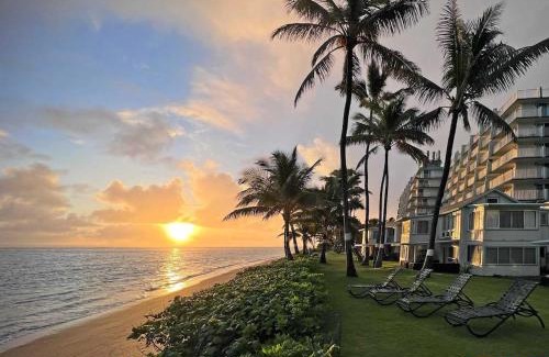 Punaluu Apartment | Beach & Country Beachfront Studio