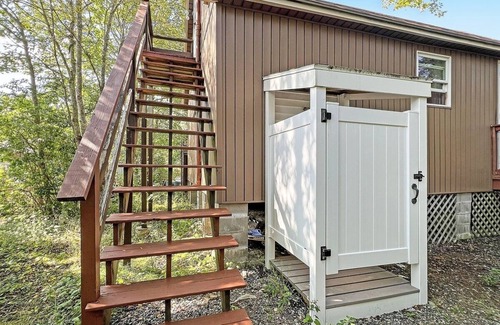 York Beach House | Beach Daze Cottage Brought to you by GetAway Vacations