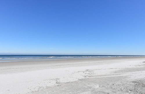 Sea Dunes Apartment | Beach Daze Townhome at Sea Dunes Green Turtle B5 ~ Ocean View next to Pool