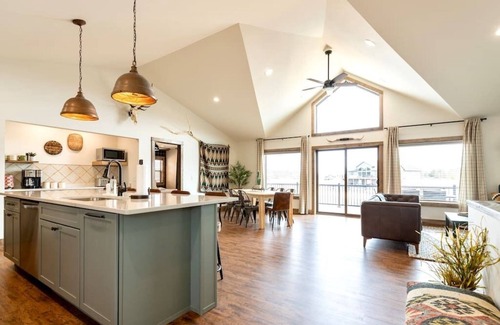 New Lisbon Cottage | Beach, fire pits & 25 min to Dells