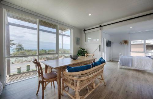 Torquay Apartment | Beach Flat - across the road from the beach