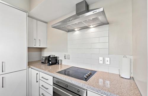 Paihia Apartment | Beach Front 2 Bedroom Apartment