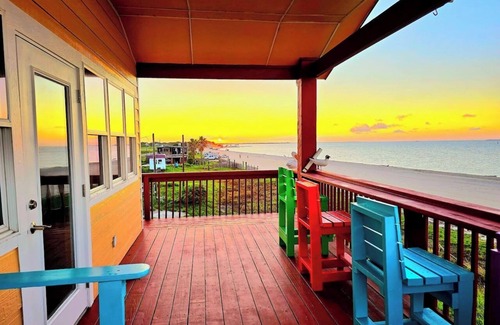 Port Lavaca Cottage | Beach Front Cottage - Head on the cloud, toes on the sand